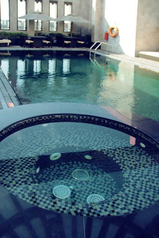 Halo Hotel Dubai Exteriör bild